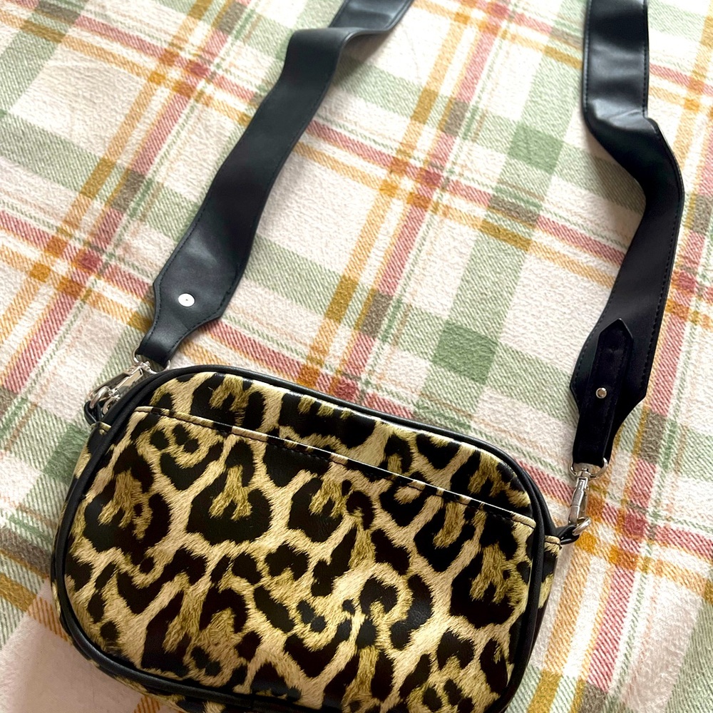 Leopard print small crossbody purse